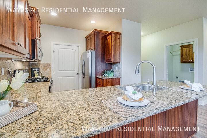6366 N Mystic Cove Pl - Photo 4 of 31