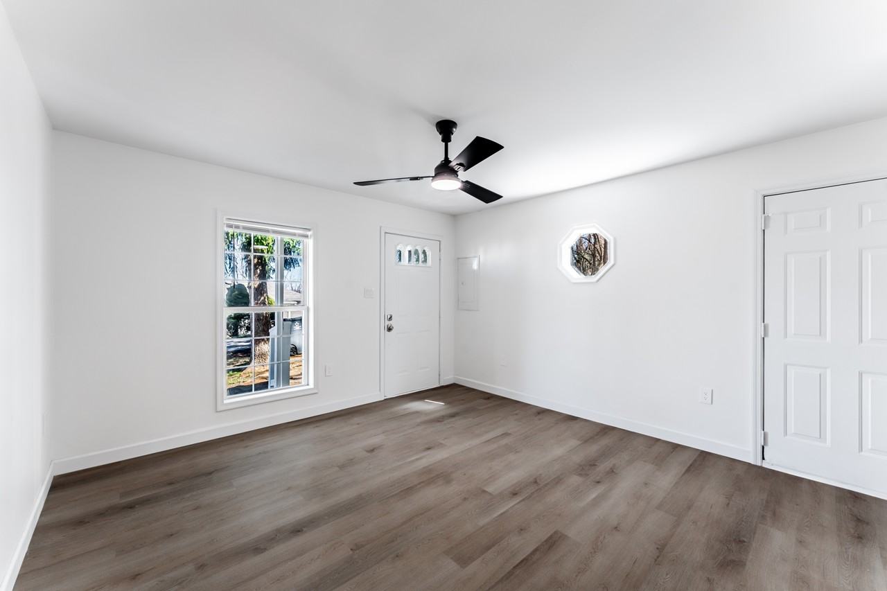 301 Davis Street Unit A - Photo 3 of 21