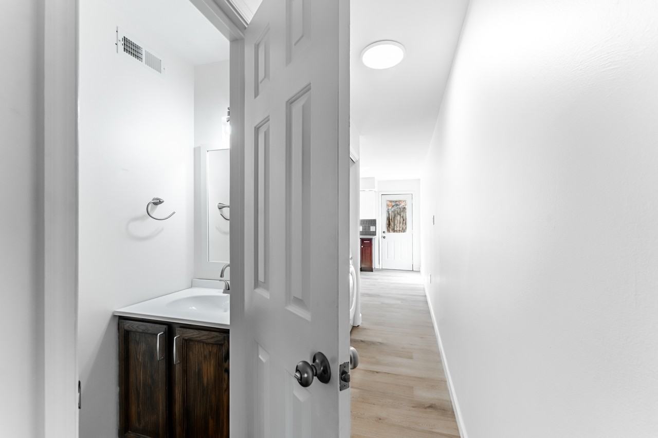 301 Davis Street Unit A - Photo 5 of 21