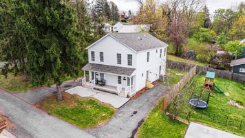 featured image of 301 Davis St Unit B