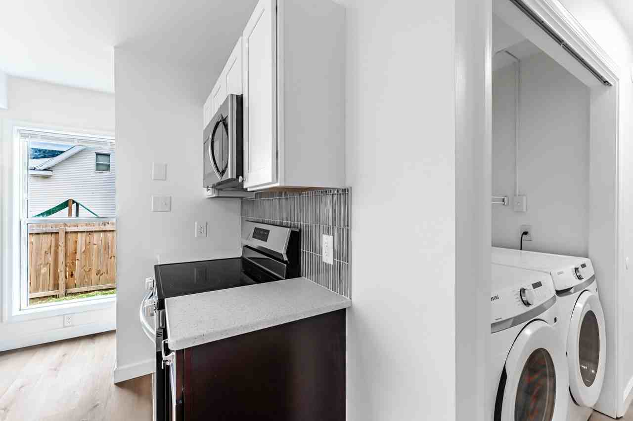 301 Davis Street Unit B - Photo 7 of 22
