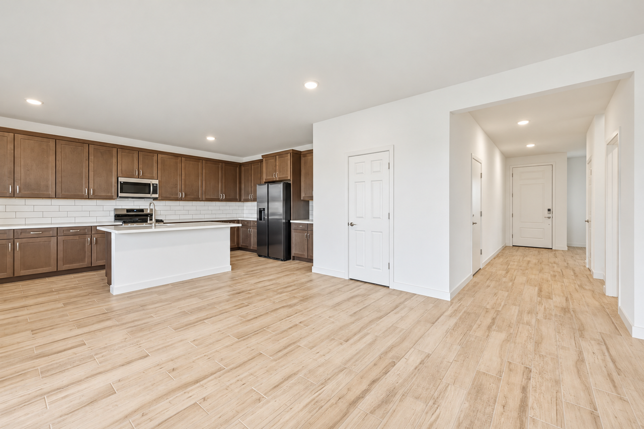 17056 W Red Bird Rd - Photo 7 of 32