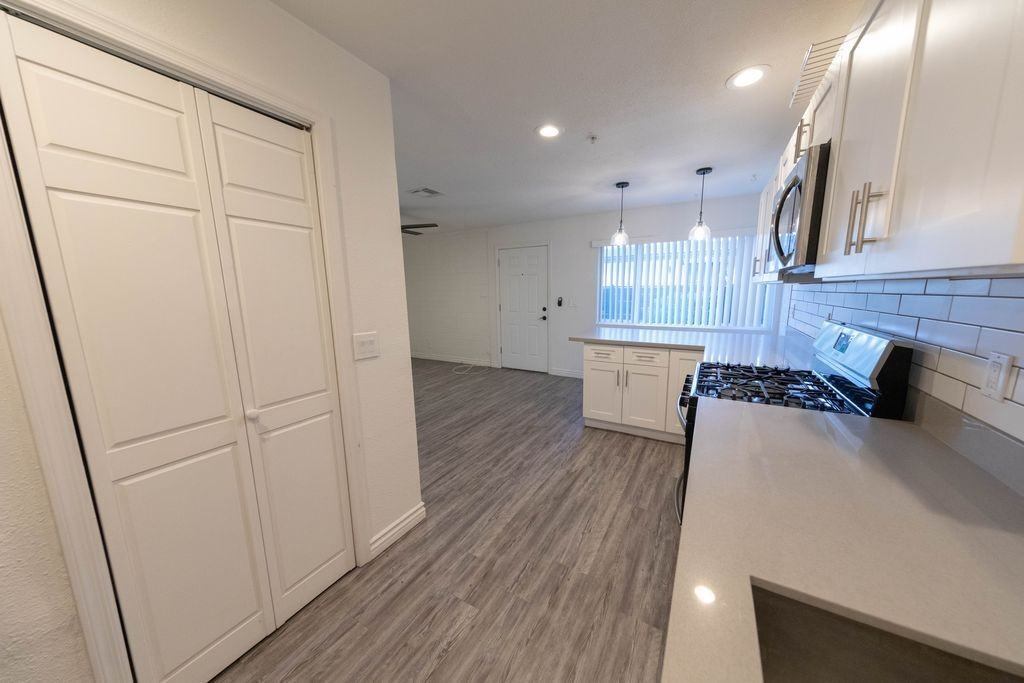 6725 East Earll Drive - Photo 3 of 21