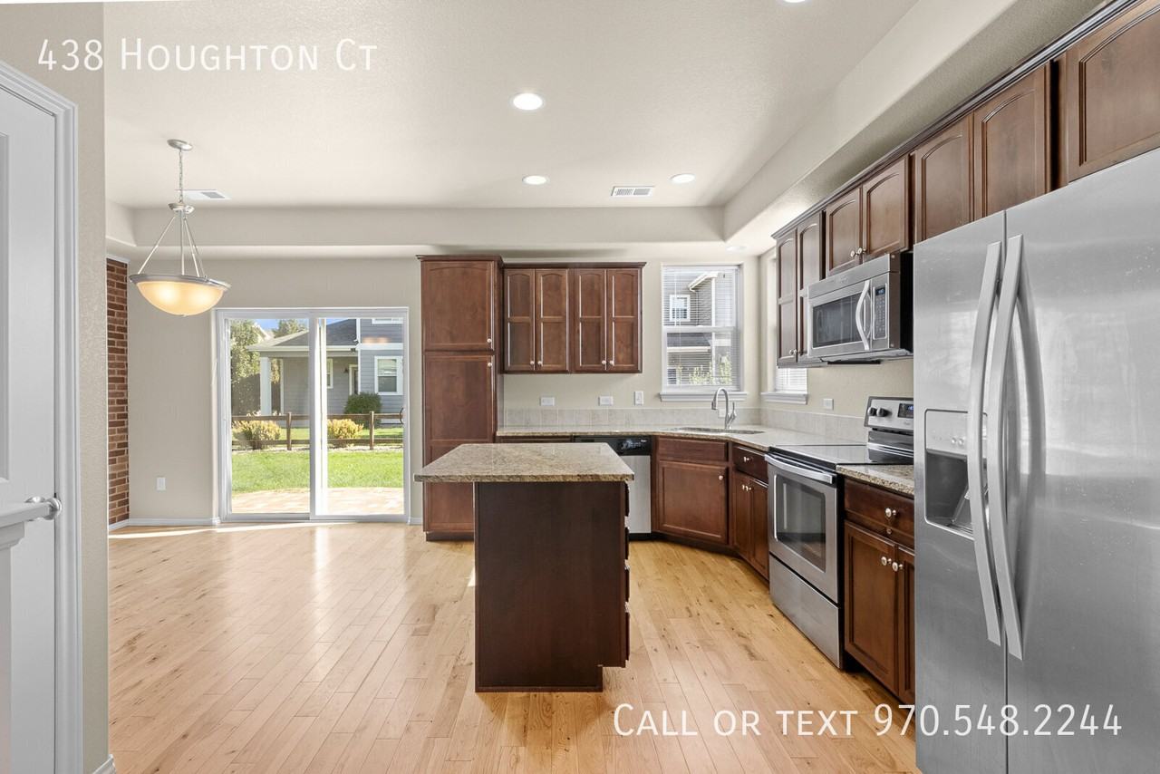 438 Houghton Ct - Photo 7 of 42