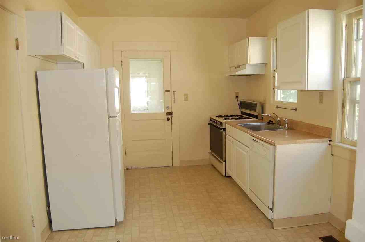 115 Adams Ave #1 - Photo 4 of 20
