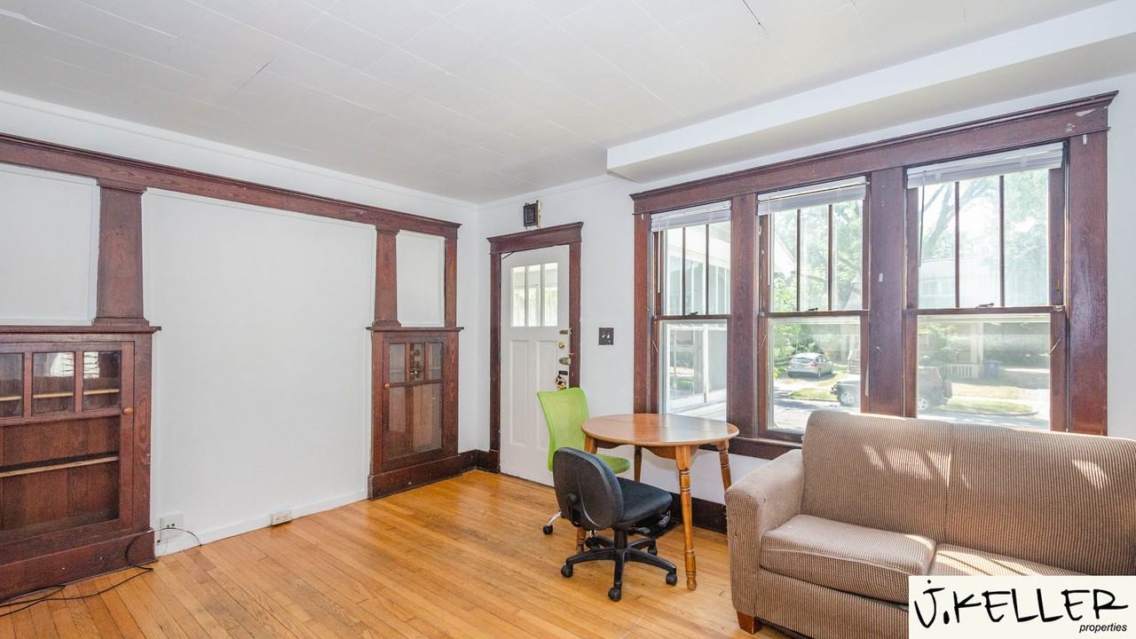 931 Dewey Ave #1 - Photo 4 of 37