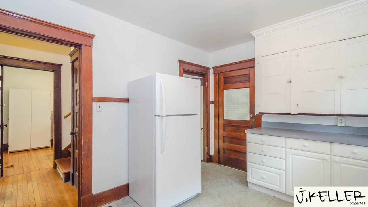 931 Dewey Ave #1 - Photo 5 of 37