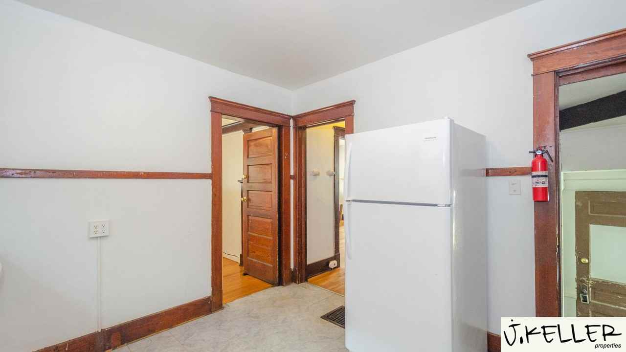 931 Dewey Ave #1 - Photo 6 of 37