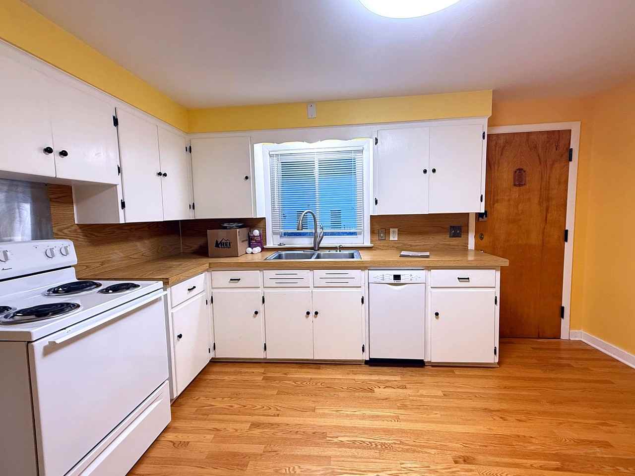 1317 Broadway St #1 - Photo 7 of 21