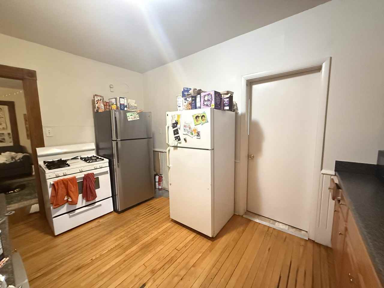 525 Benjamin St #1 - Photo 4 of 7