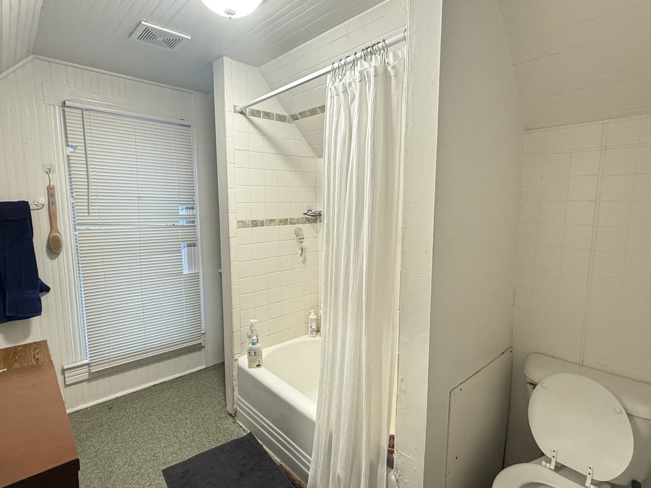 525 Benjamin St #1 - Photo 6 of 7