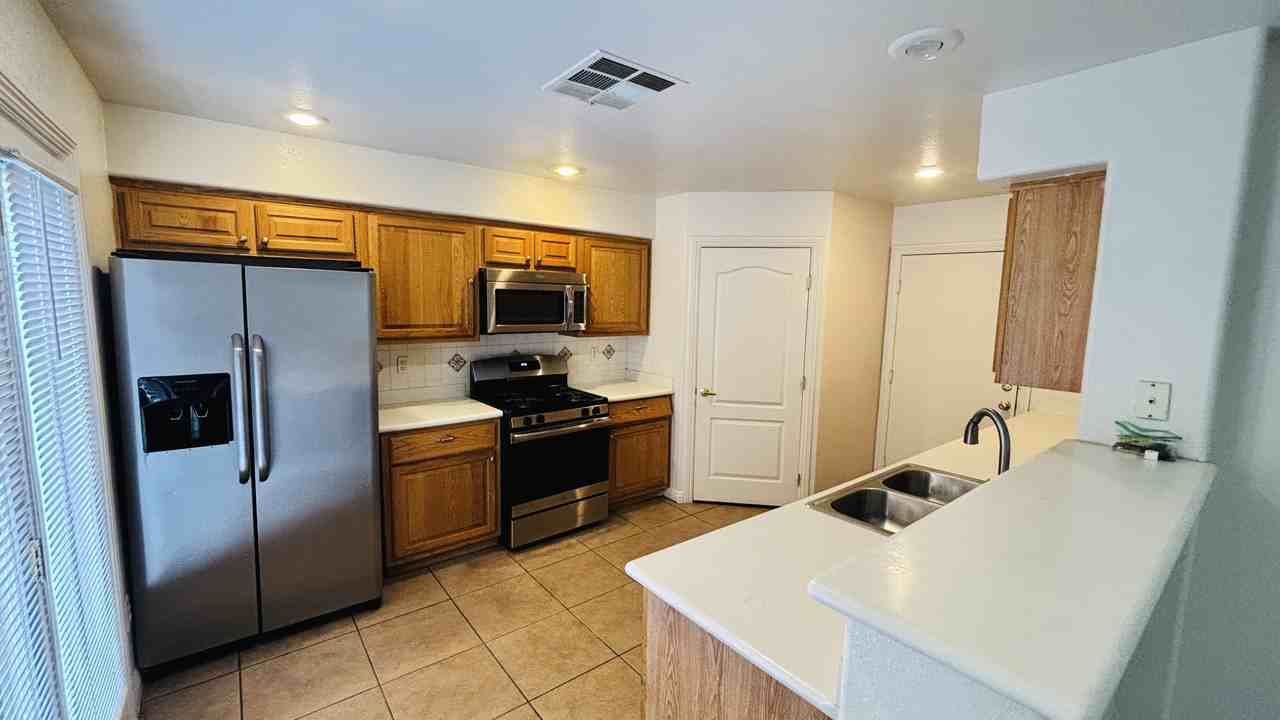 9351 New Utrecht St #1 - Photo 7 of 26