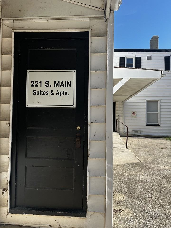 221 South Main Street - Photo 4 of 6