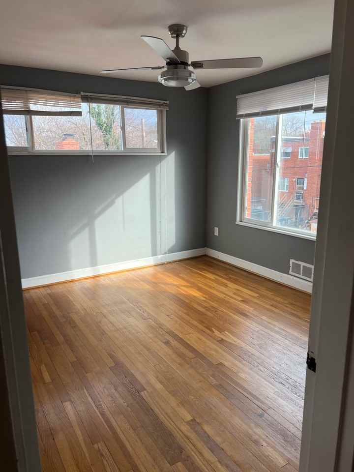 109 Webster St Ne #1 - Photo 4 of 14