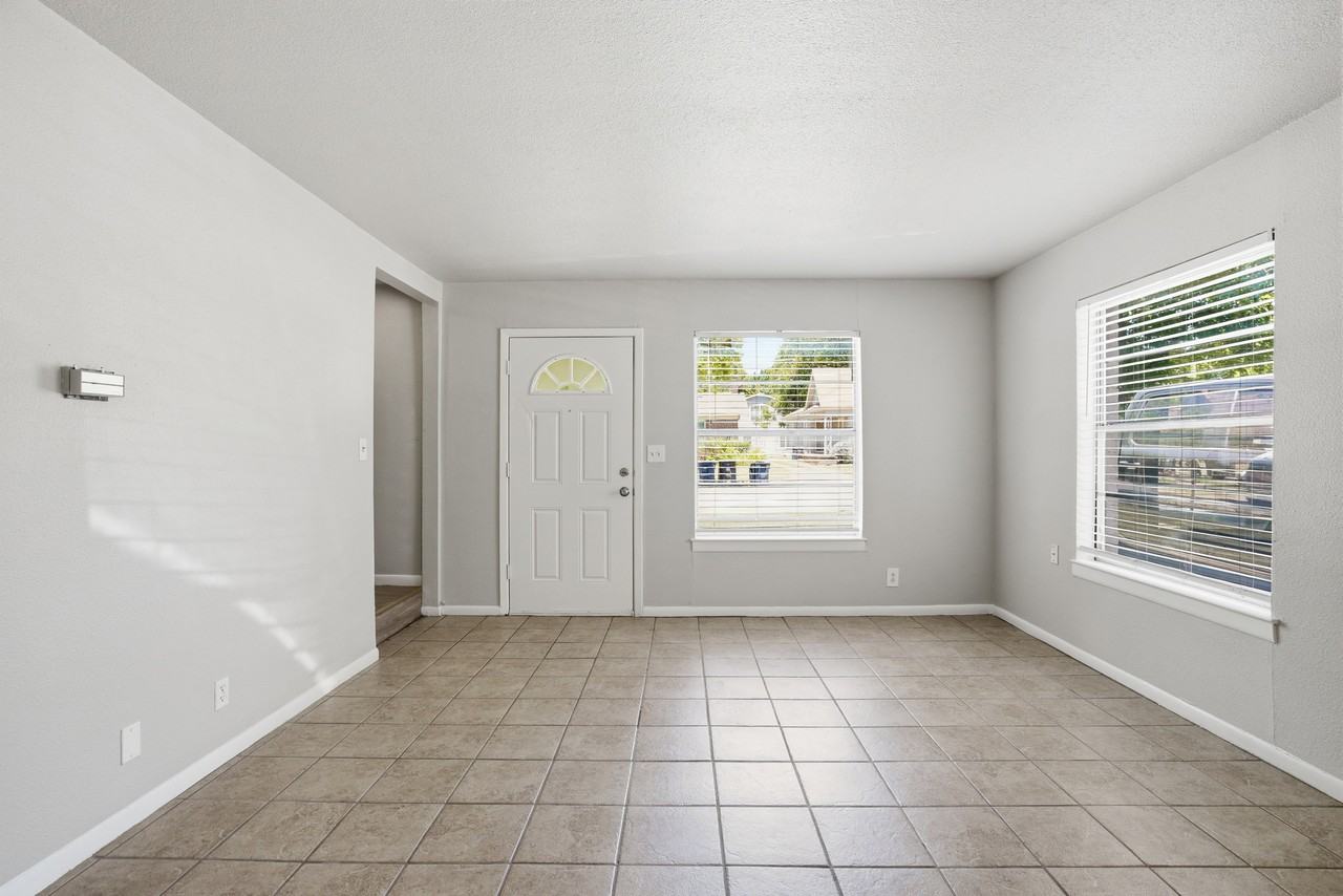 3209 Rogers Ave #1 - Photo 5 of 19