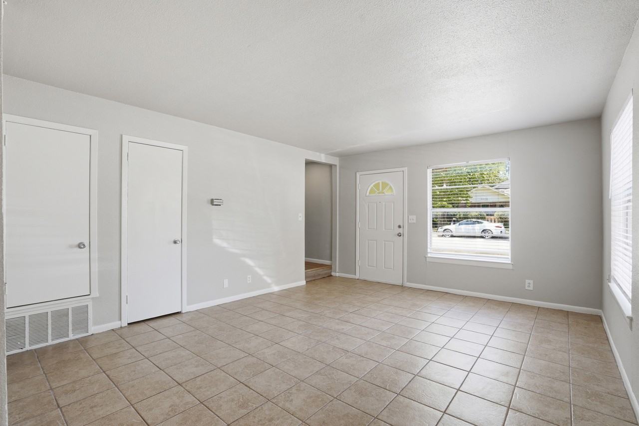 3209 Rogers Ave #1 - Photo 6 of 19