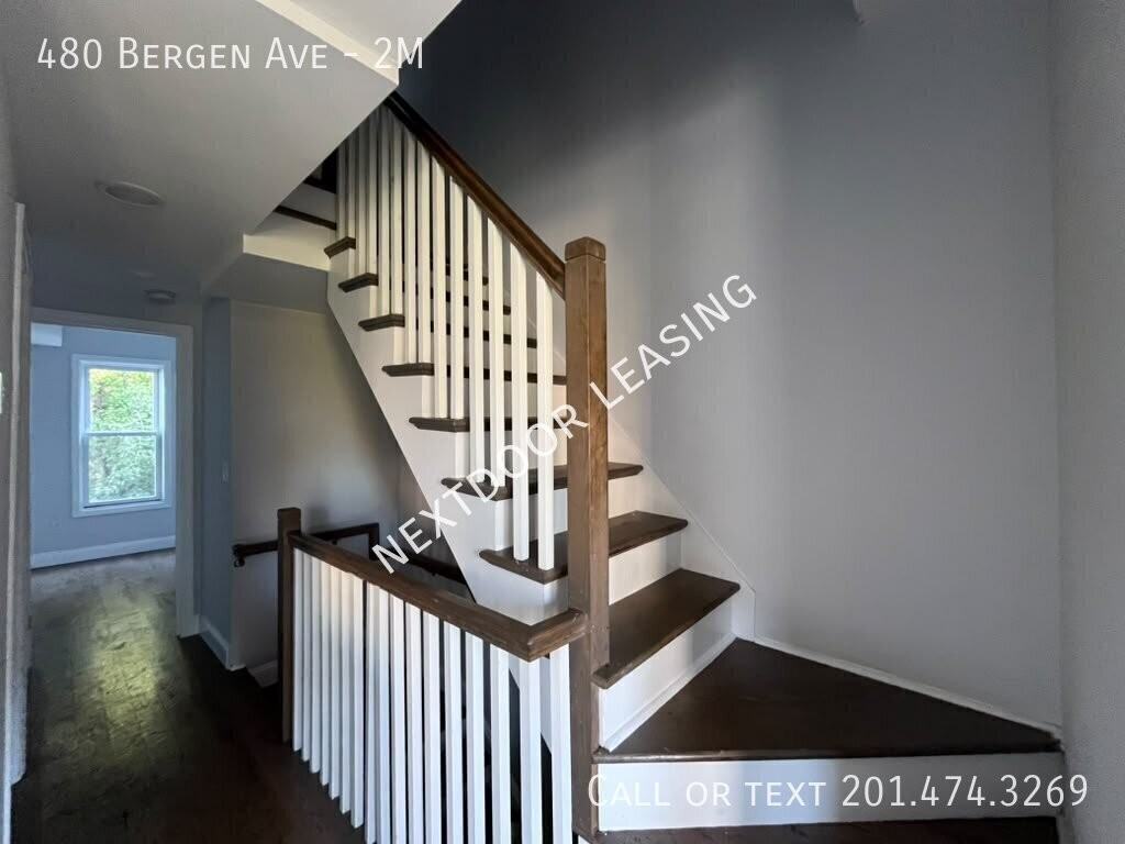 480 Bergen Ave #2M - Photo 3 of 13