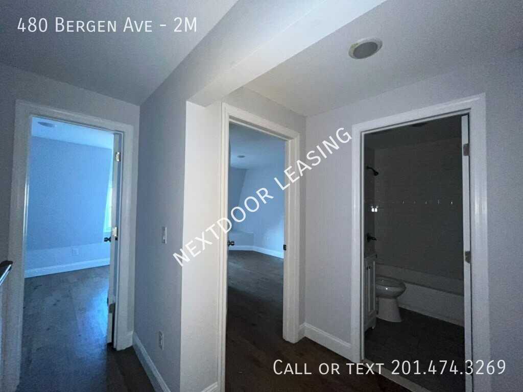 480 Bergen Ave #2M - Photo 4 of 13