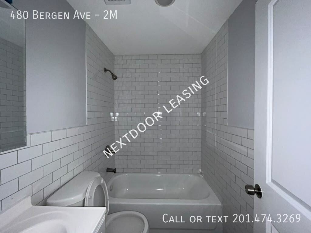480 Bergen Ave #2M - Photo 5 of 13