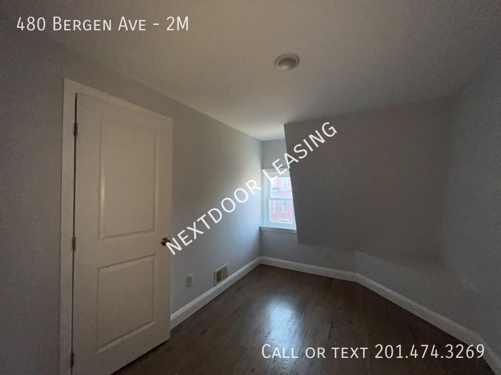 480 Bergen Ave #2M - Photo 7 of 13