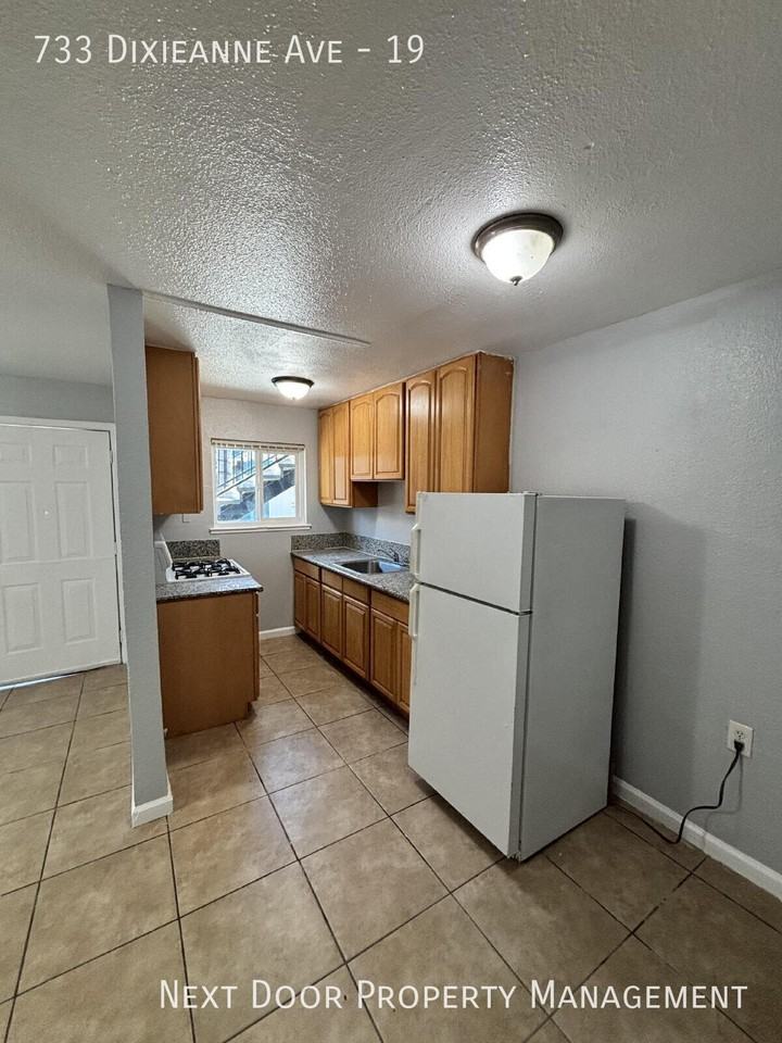 733 Dixieanne Ave #19 - Photo 3 of 9