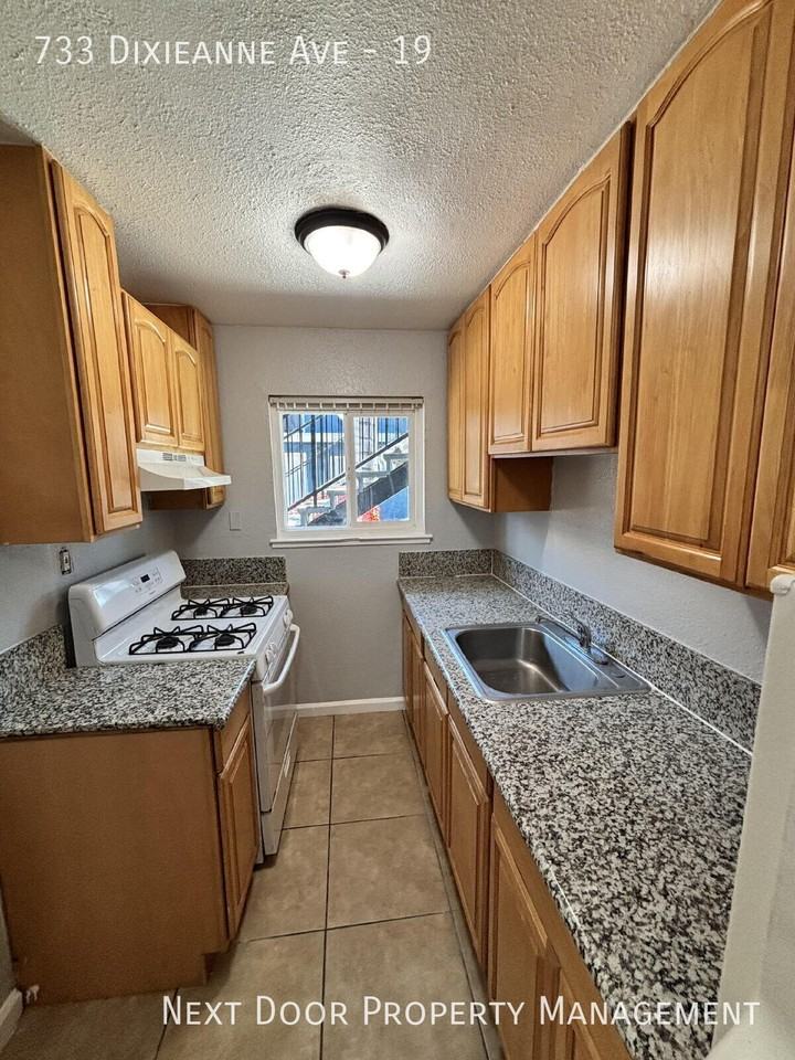 733 Dixieanne Ave #19 - Photo 4 of 9
