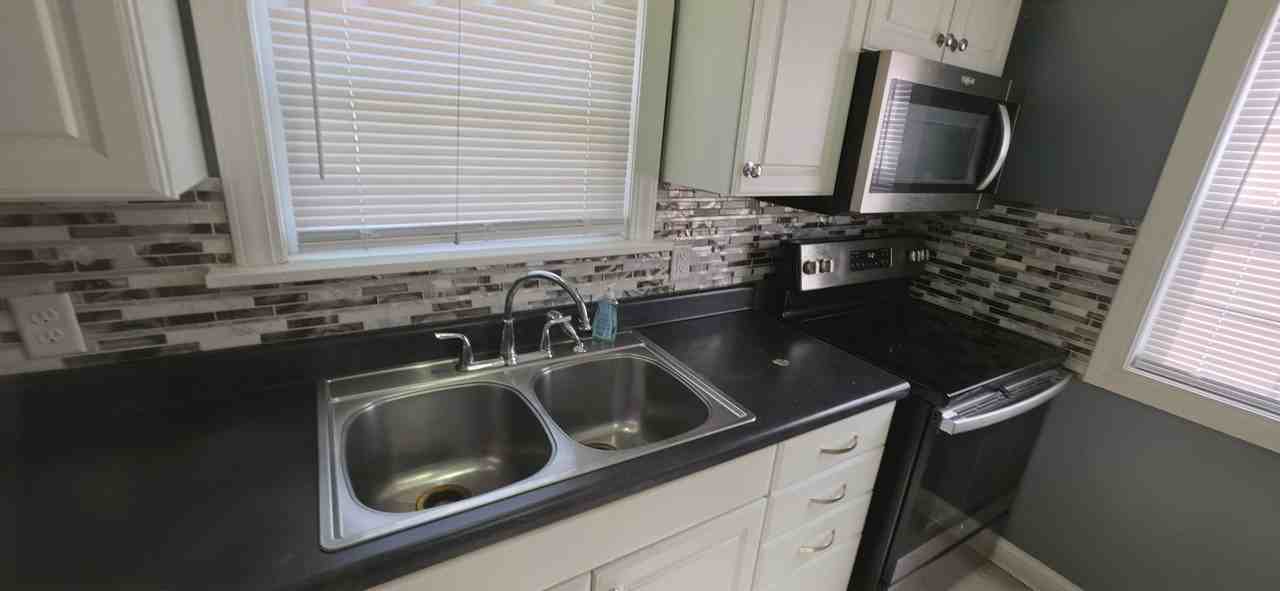 111 W Sherwood Ter - Photo 7 of 17