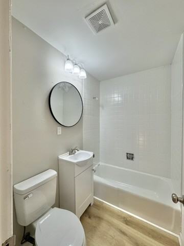 510 Holiday Dr #407 - Photo 2 of 5