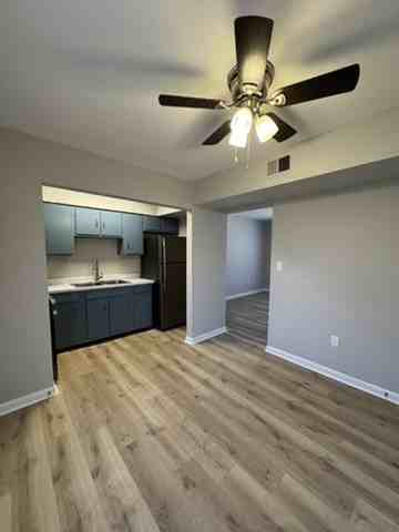 510 Holiday Dr #407 - Photo 3 of 5