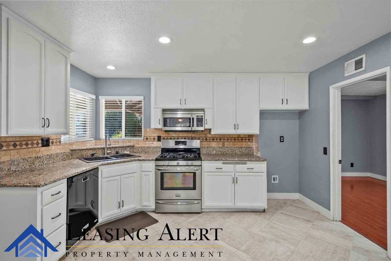27824 Larkmain Dr #1 - Photo 5 of 21