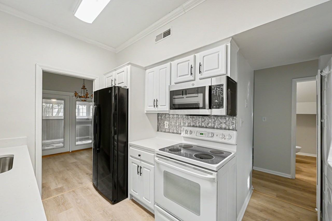 5945 Quail Hollow Rd #D - Photo 2 of 24