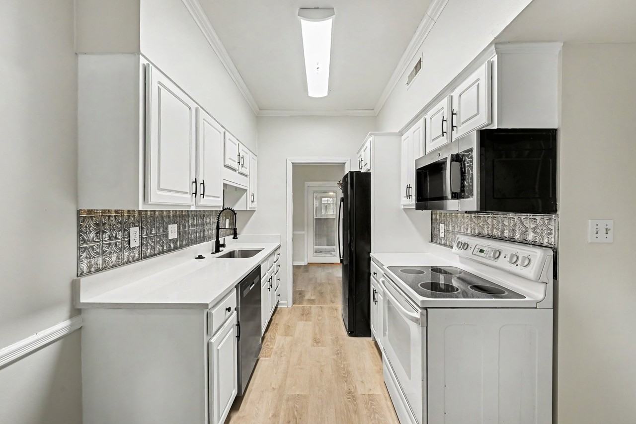 5945 Quail Hollow Rd #D - Photo 3 of 24