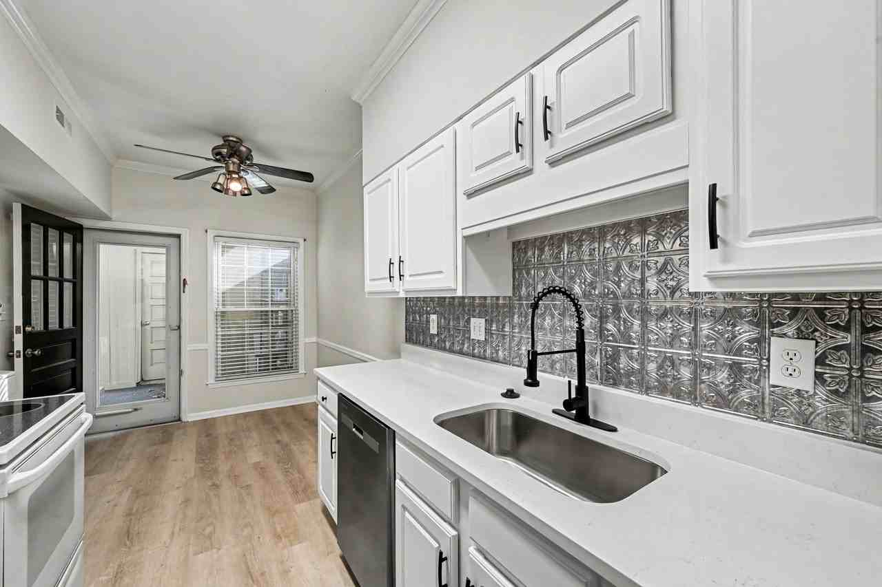 5945 Quail Hollow Rd #D - Photo 4 of 24