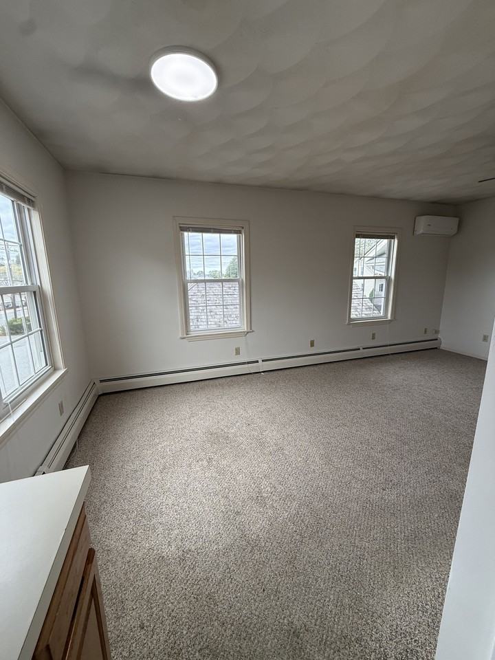 572 Main St #1 - Photo 4 of 8