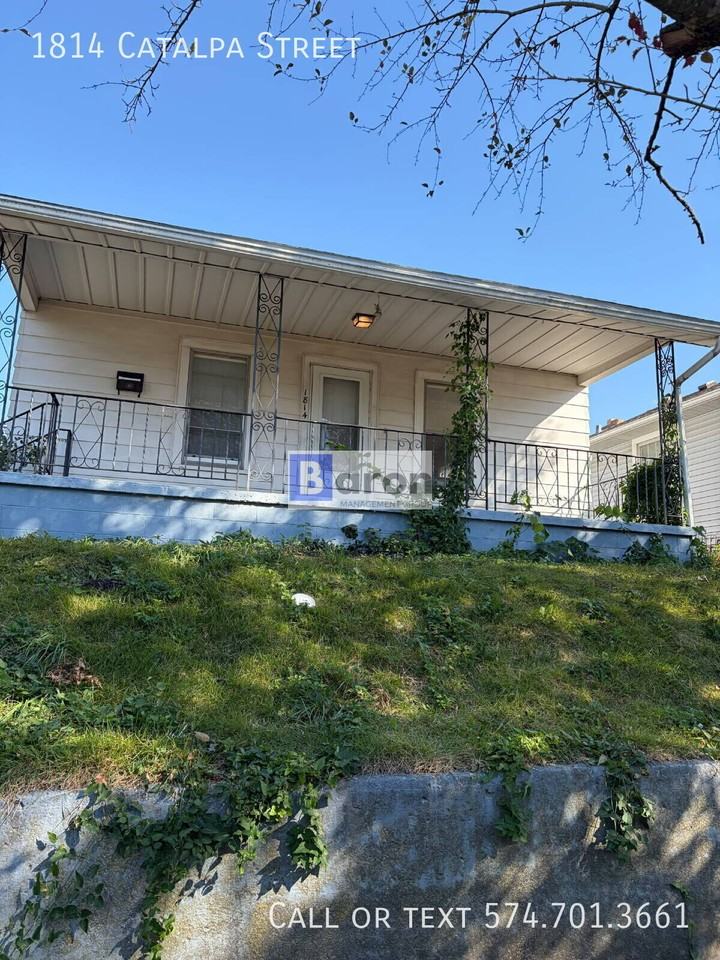 1814 Catalpa Ave - Photo 2 of 9