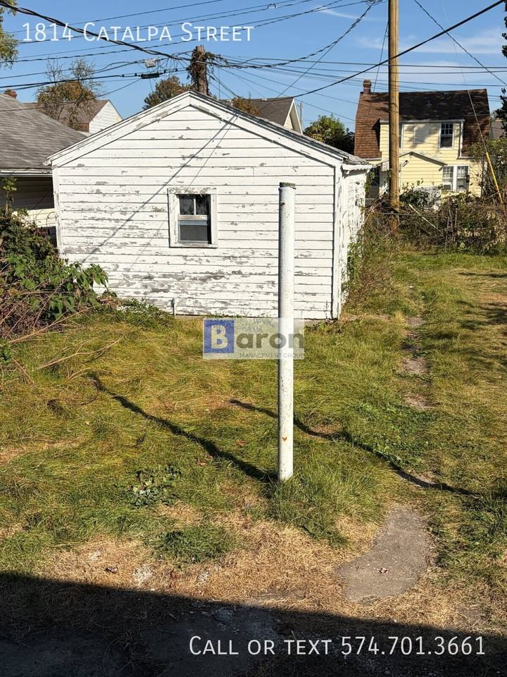 1814 Catalpa Ave - Photo 6 of 9