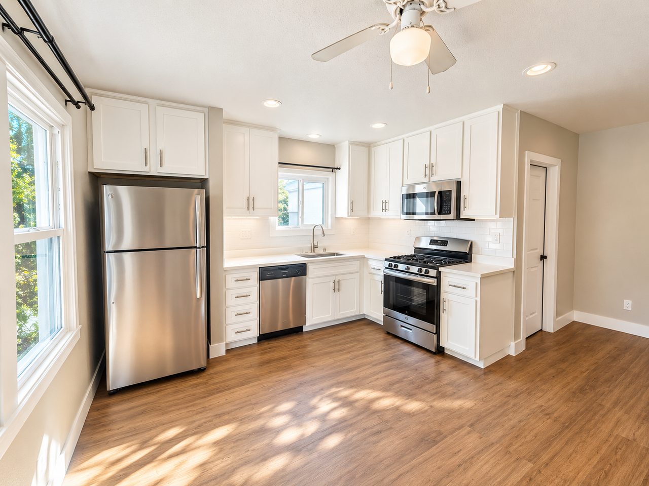 923 Ripley St - Photo 6 of 12