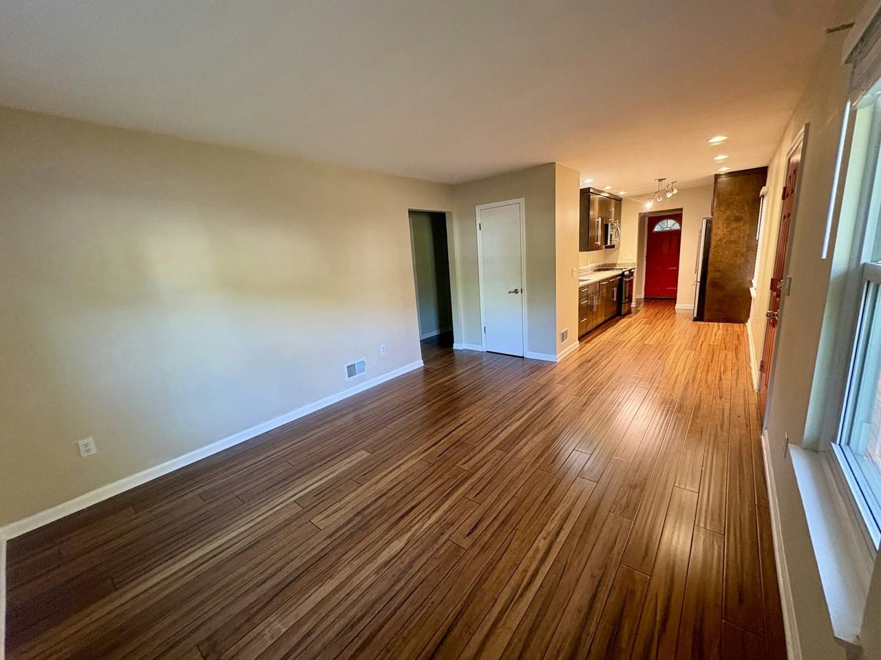 498 Saint Louis Street - Photo 2 of 15