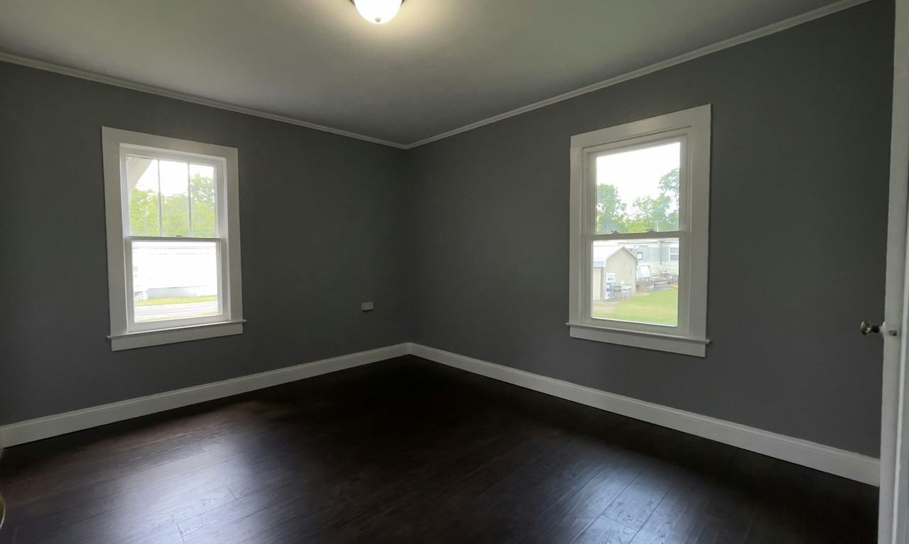 1101 Ward Place Drive - Photo 4 of 25