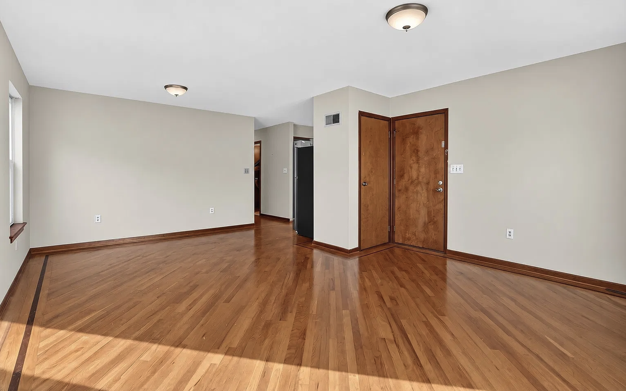 921 Jackson Ave, Unit 1 - Photo 5 of 11