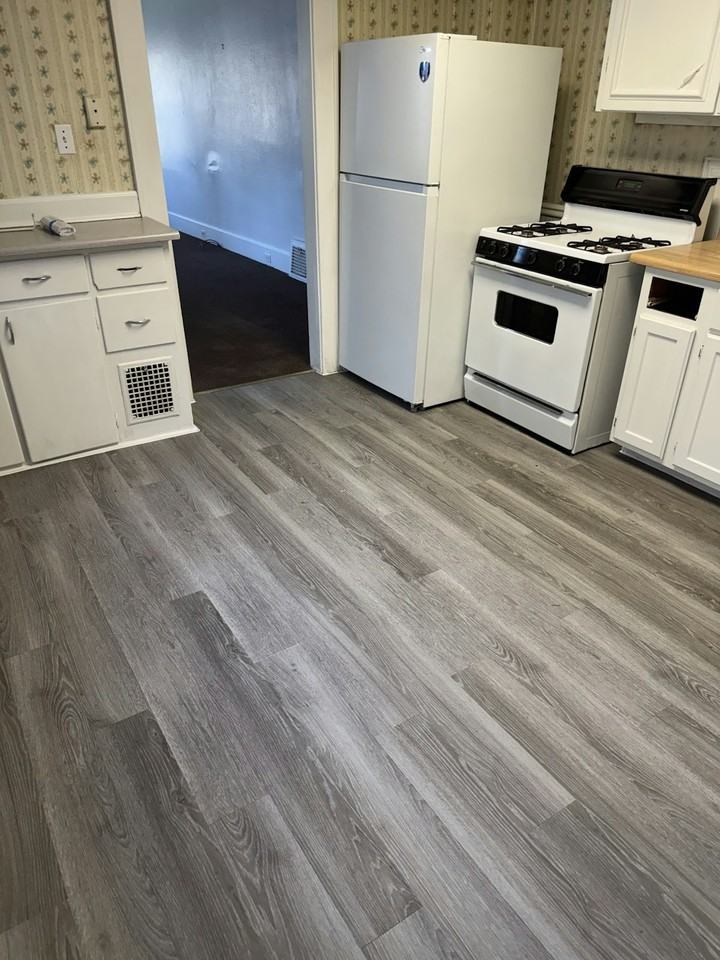 809 East 23rd Street - Photo 4 of 21