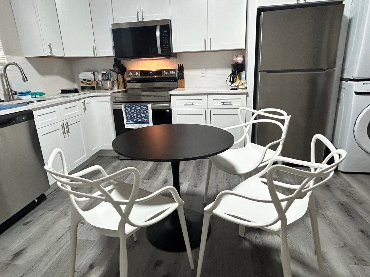 627 South St - Photo 4 of 14