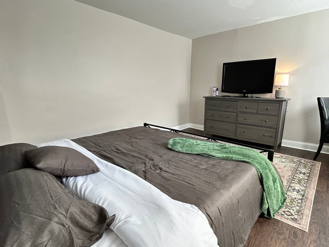 627 South St - Photo 7 of 14