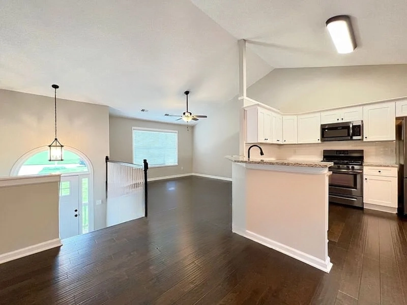 7670 Streamside Lane - Photo 4 of 17