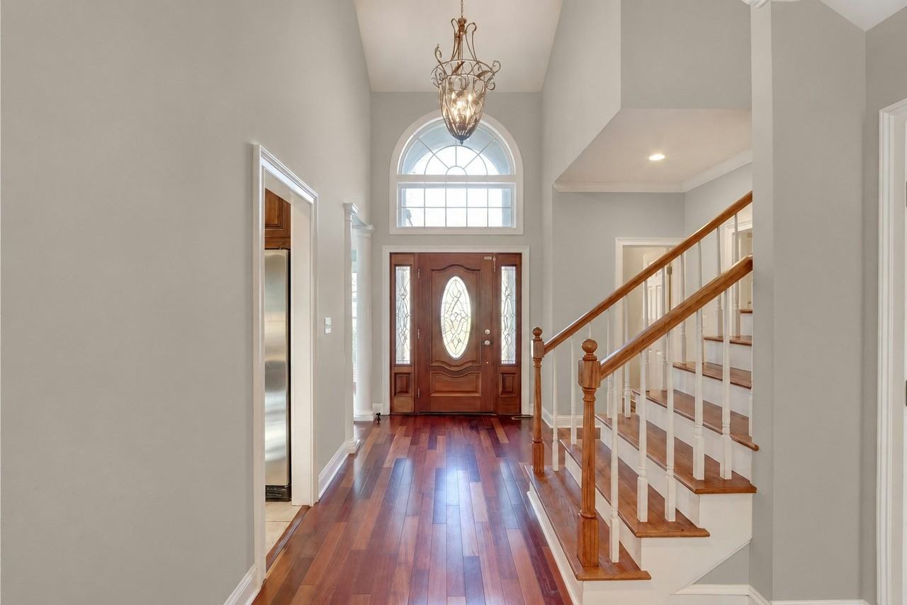 206 Island Creek Ln - Photo 3 of 33