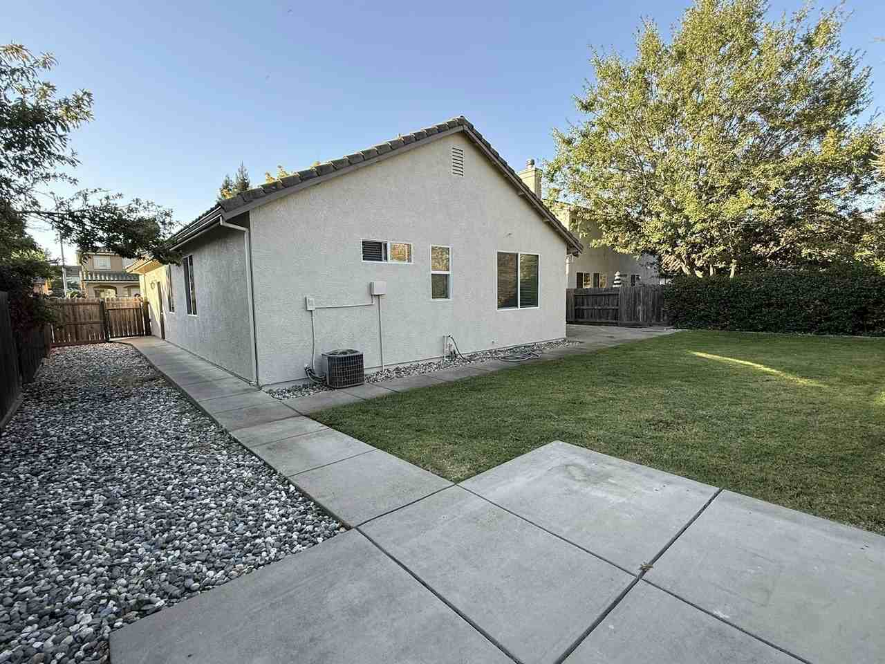 313 Royal River Drive - Photo 6 of 20