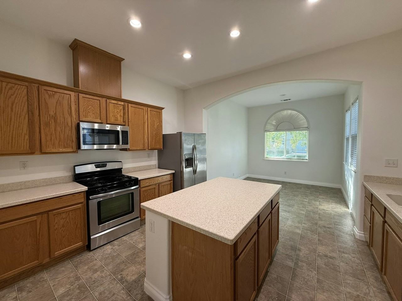 313 Royal River Drive - Photo 7 of 20