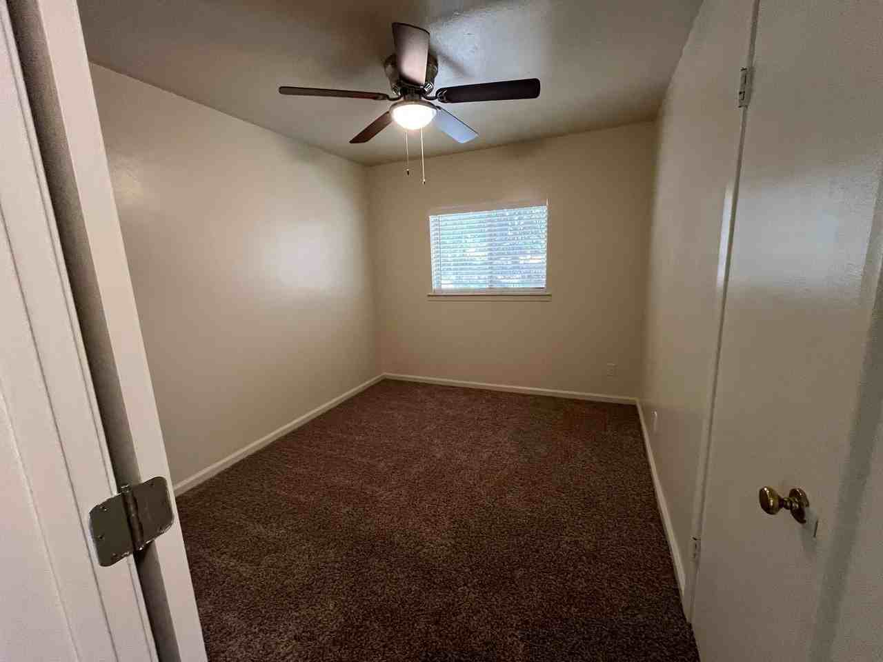 4328 Fort Peck St - Photo 5 of 13