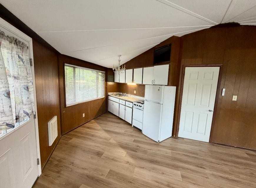 31 Aurora Dr - Photo 3 of 5