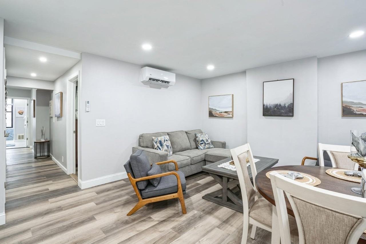 8862 Myrtle Ave - Photo 2 of 14